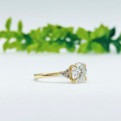 2.65 CT Round Cluster Moissanite Engagement Ring